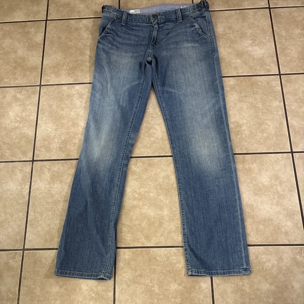 These Gap women's blue straight-leg jeans